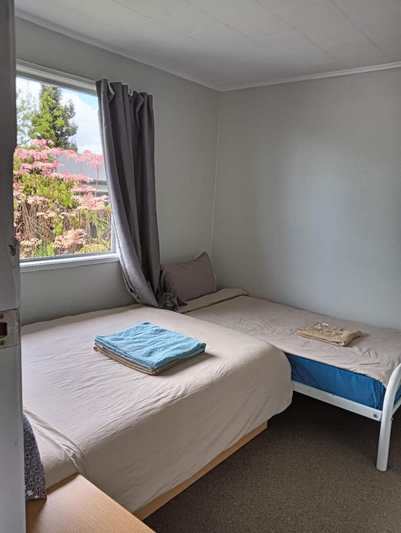 Three-Bedroom House A At 23 Mallard Drive, Selwyn Heights Rotorua Exterior foto